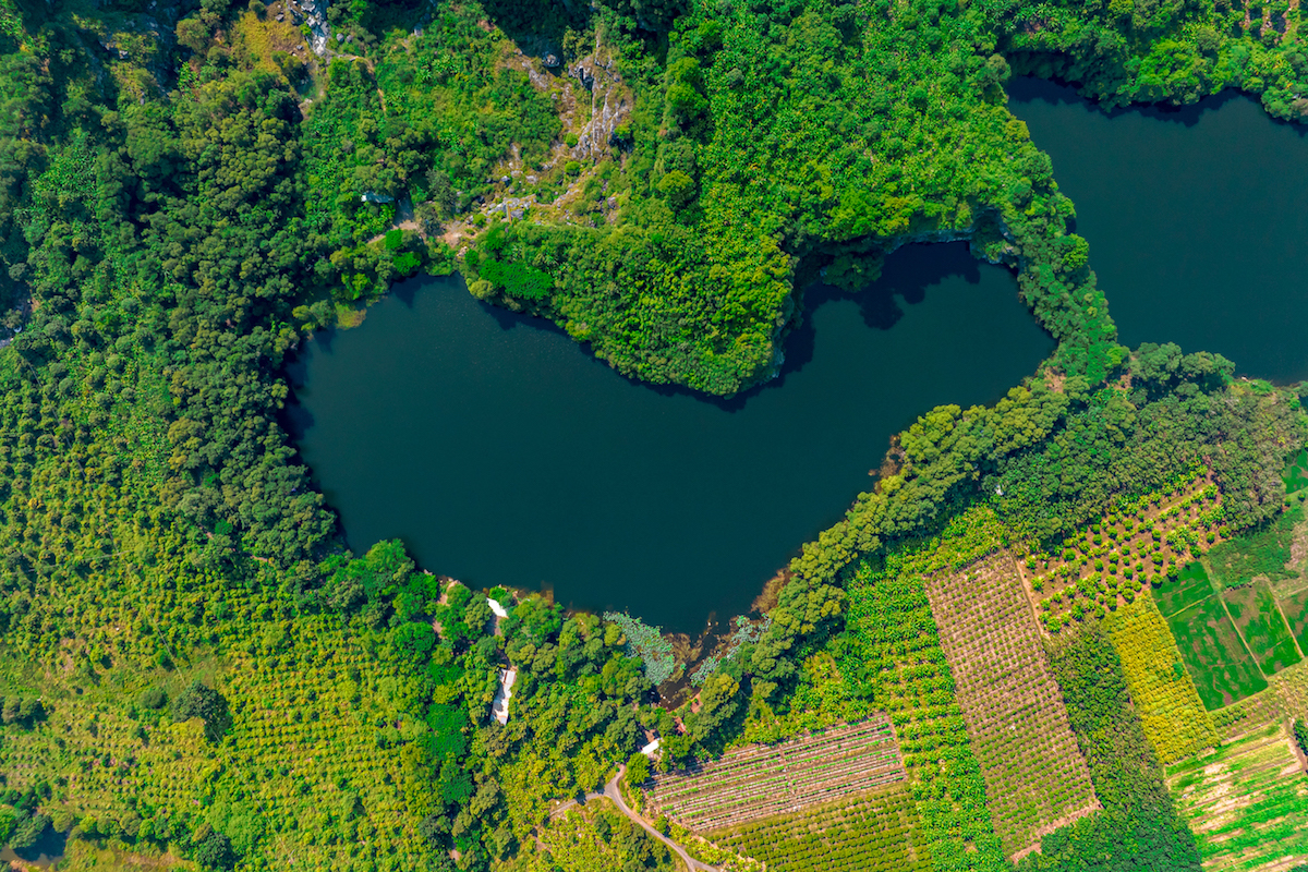 Bay Flycam quay video đẹp Tây Ninh giá rẻ chất lượng trình diễn drone (2)