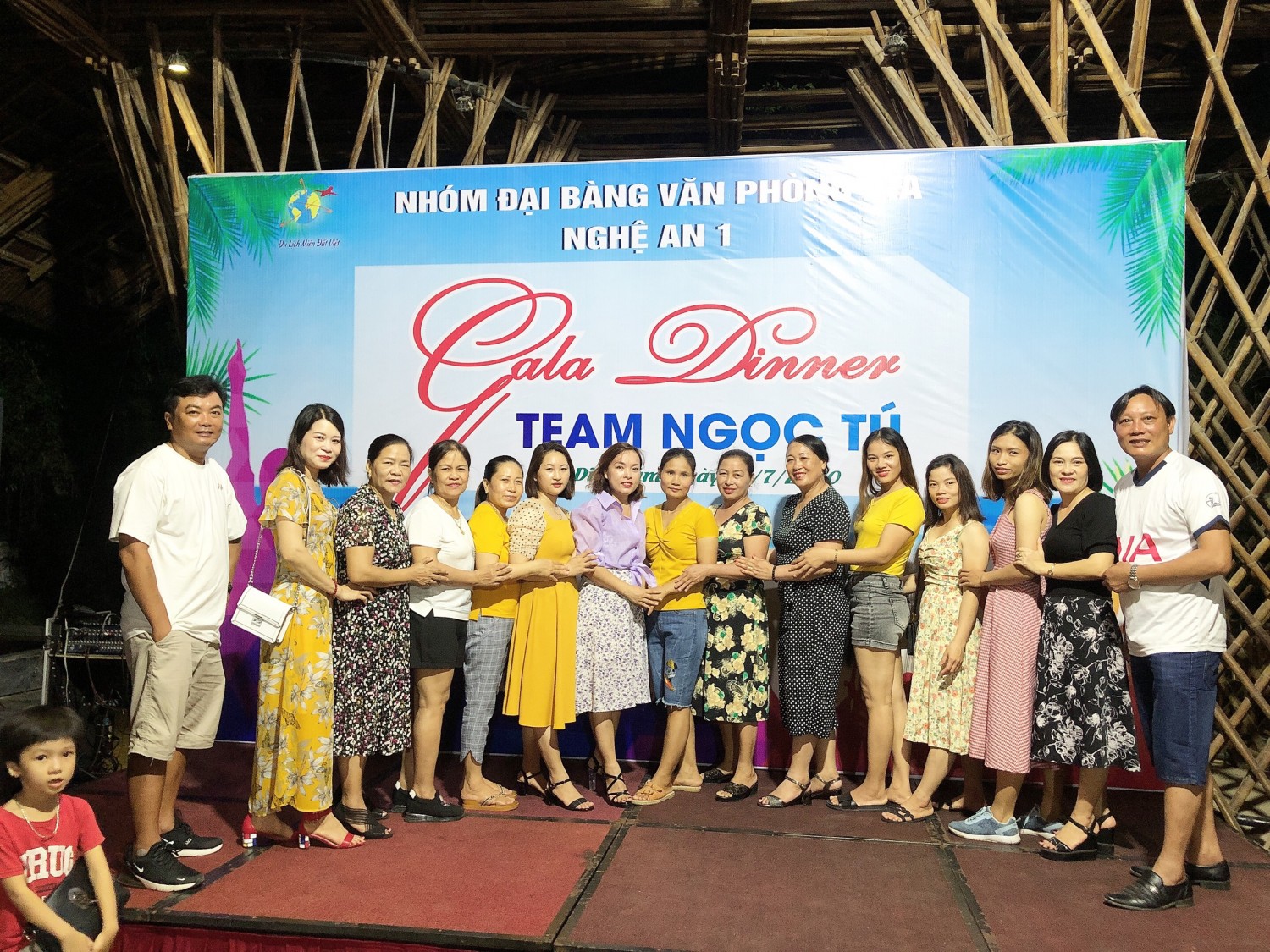 Tổ chức quay phim Tour Team building Gala Dinner Hà Tĩnh giá rẻ chất (1)